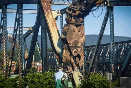 Bridge over Wallkill fell in just 8 seconds