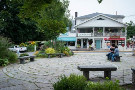 Woodstock bomb scares come in a flurry