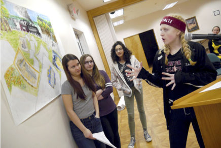 Teen artists plan mural for New Paltz Community Center