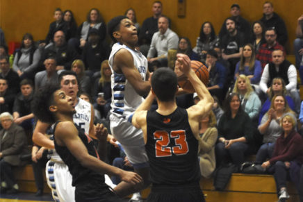 Saugerties basketball edges out Marlboro