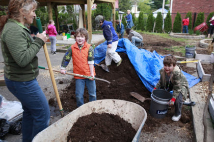 Saugerties students get their hands dirty