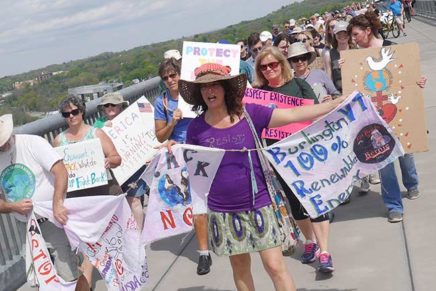 People’s Climate March over the Hudson draws 3,000 citizen activists to Walkway