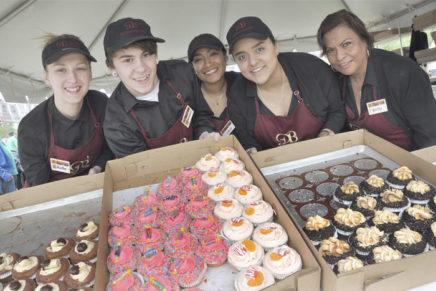 Ten-thousand attend ninth annual Gardiner Cupcake Festival