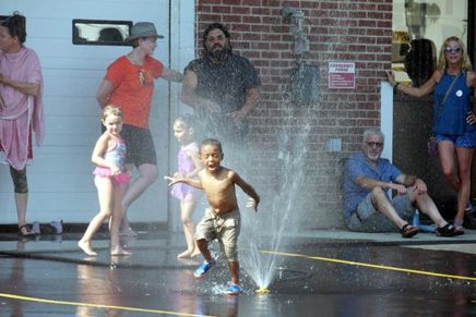 Thousands enjoy Rosendale Street Festival’s return