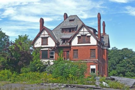 Permit granted for Saugerties mansion cleanup