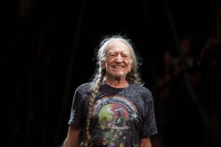 Willie Nelson to play Poughkeepsie
