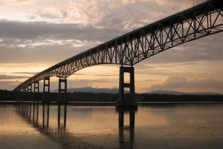 Three lauded for role in averting jump from Kingston-Rhinecliff Bridge