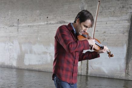 Andrew Bird transformed indie rock, and he’s coming to Kingston