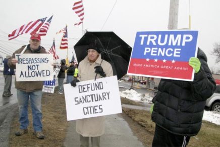 Pro-Trump rally exalts Donald, disparages ‘sanctuary city’
