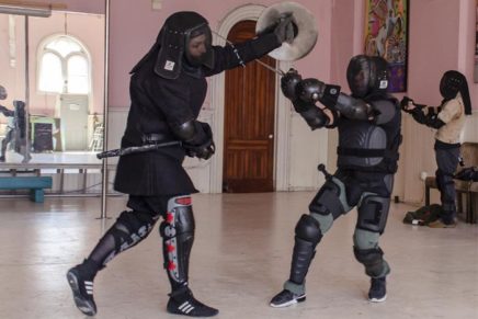 Swordfighting enthusiasts cross blades in Saugerties