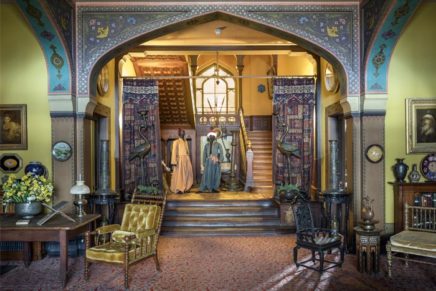 The patterns of Petra: “Costume & Custom: Middle Eastern Threads at Olana”