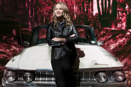 Joan Osbsorne to perform songs of Bob Dylan in New Paltz