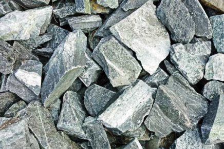 East Kingston rock slides cause concern