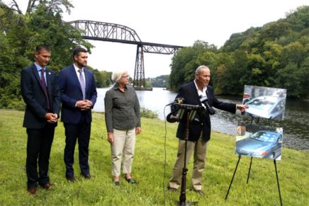 Schumer working on railroad to improve Kingston trestle safety