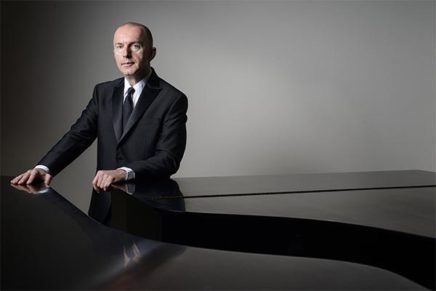 Pedja Mužijevic to perform free Maverick concert in memory of Alan Siegel